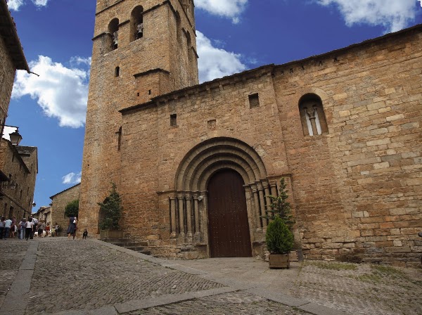 Colegiata Santa María de Aínsa 1