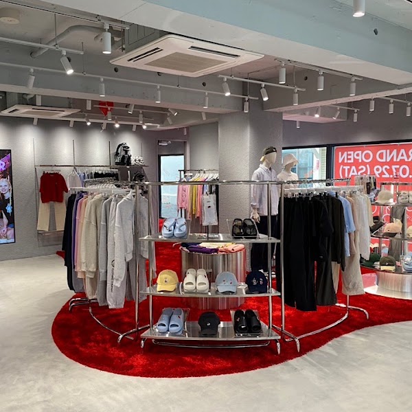 KIRSH TOKYO FLAGSHIP STORE 5