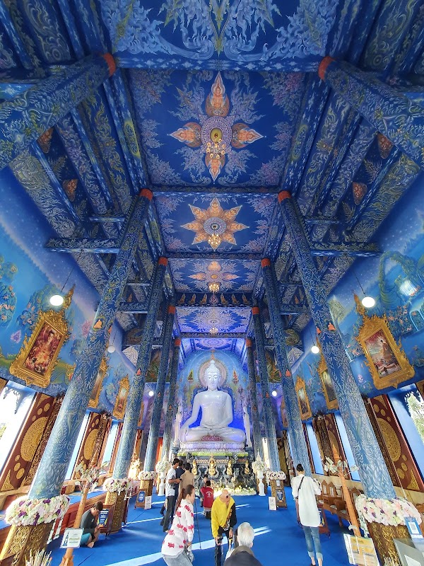 Wat Rong Suea Ten (Blue Temple) 4
