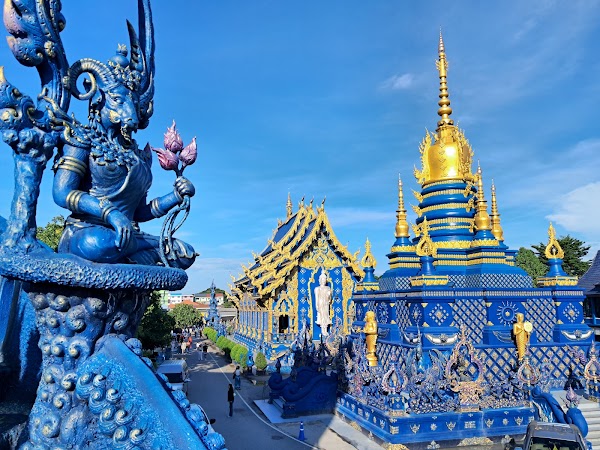 Wat Rong Suea Ten (Blue Temple) 3