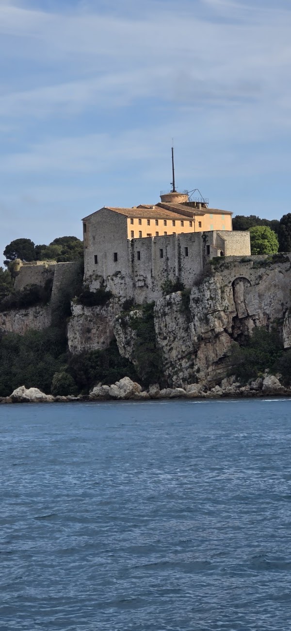 Royal Fort 4