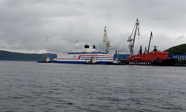 Pates Akademik Lomonosov 1