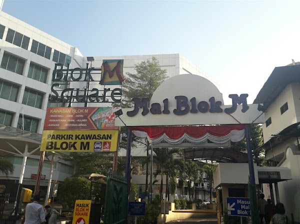 Pasaraya Blok M