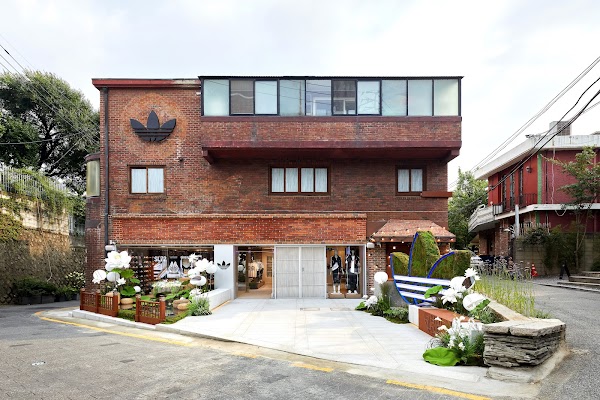 Adidas Bukchon Heritage