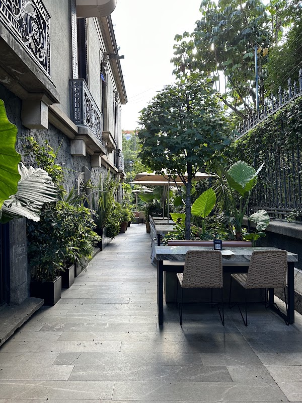 Madre Cafecito - Patio