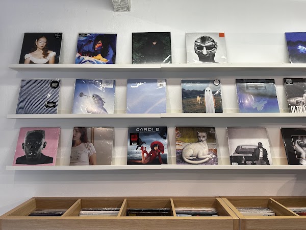 Listen HiFi Cafe 4