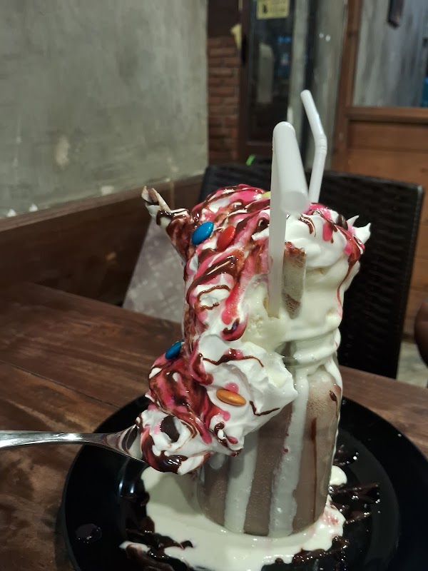 Cafe Divine Street 4
