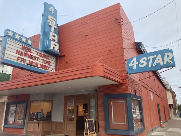 4 Star Theater 1