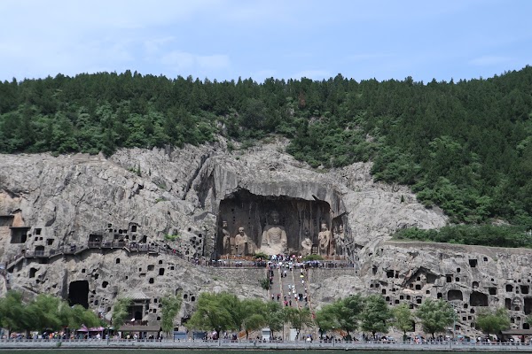 Longmen Grottoes 3