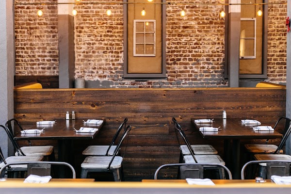 Poogan's Smokehouse