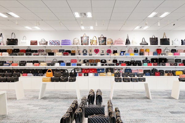 PURPOSE SHOWROOM