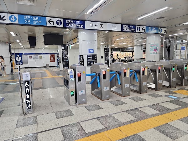 Dongdaemun Station Exit 2
