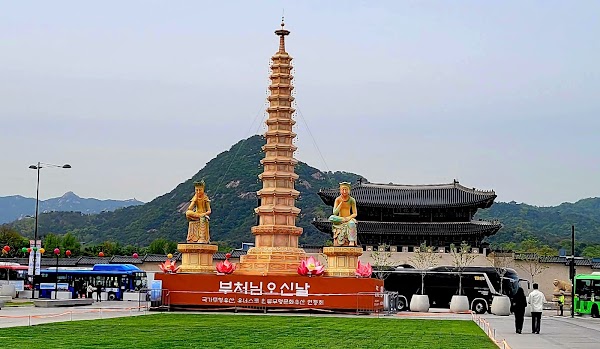 Seoul Outdoor Library Tour 3