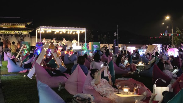 Seoul Outdoor Library Tour 2