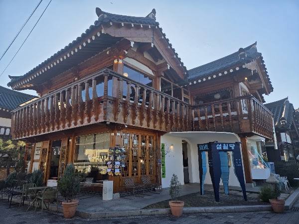 Cafe Sulwol 3