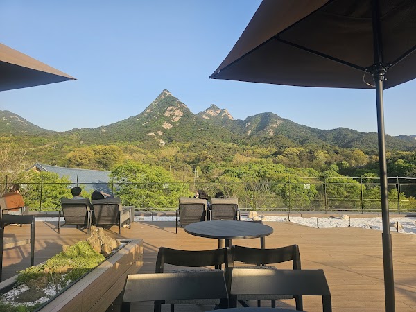 Starbucks The Bukhansan Branch 5