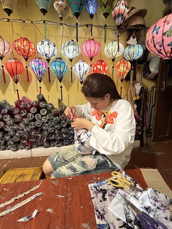 Hoa Mai Lantern Shop
