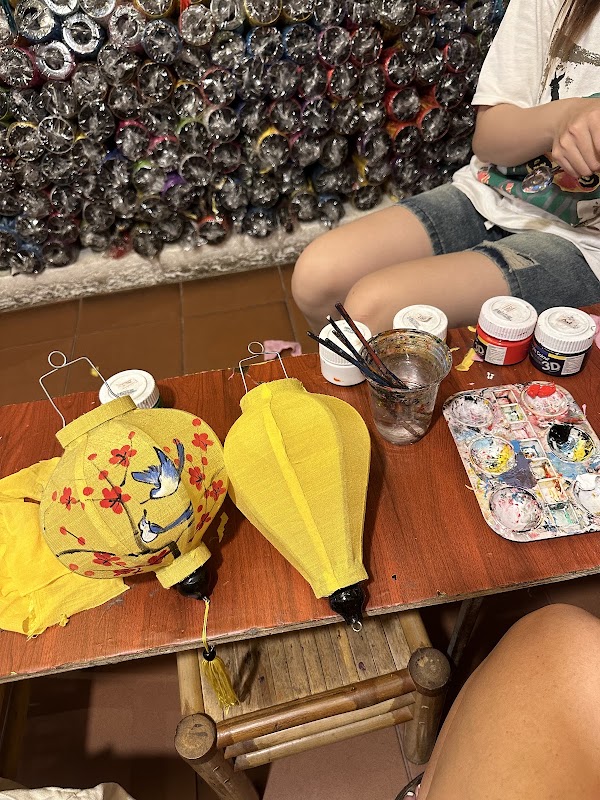 Hoa Mai Lantern Shop 4