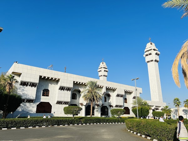 Masjid Aisha “Umm al-Mumineen”(Masjid Al-Taneem) 5