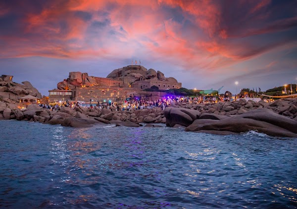 Phi Beach