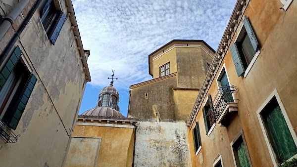 Campo Santi Apostoli 1