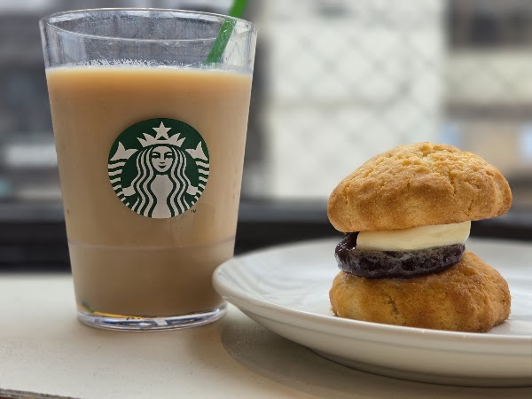 Starbucks Cafe & Art Gallery Yanaka Gotenzaka 5