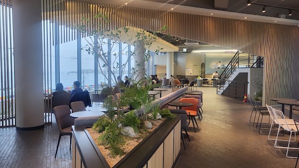 Hollys Jeju Dodu Haean DT Branch