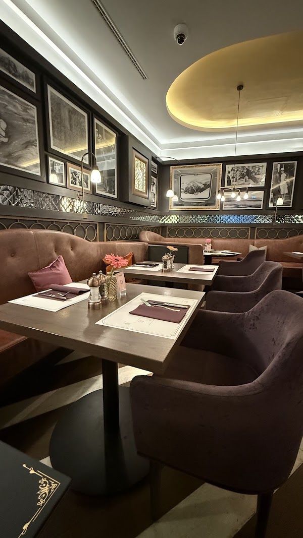 Wunderkammer Drinking & Dining 3
