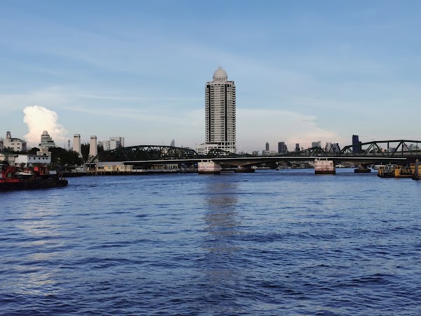 Phra Phutthayotfa Bridge 4