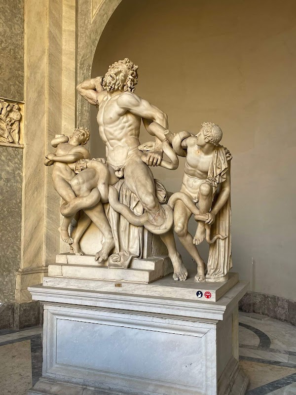 Cortile del Belvedere 5