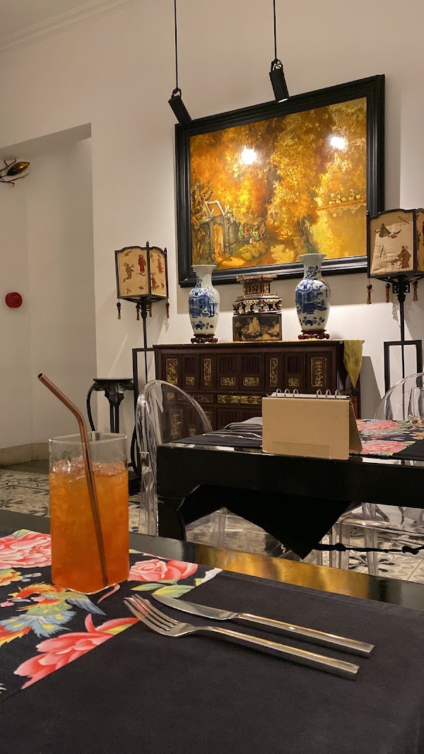 Blanc. Restaurant Saigon 3