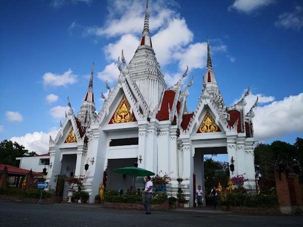 Wat Yanasangwararam Woramahavihara