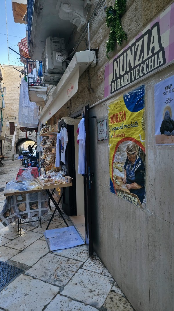 Nunzia, La Pastaia