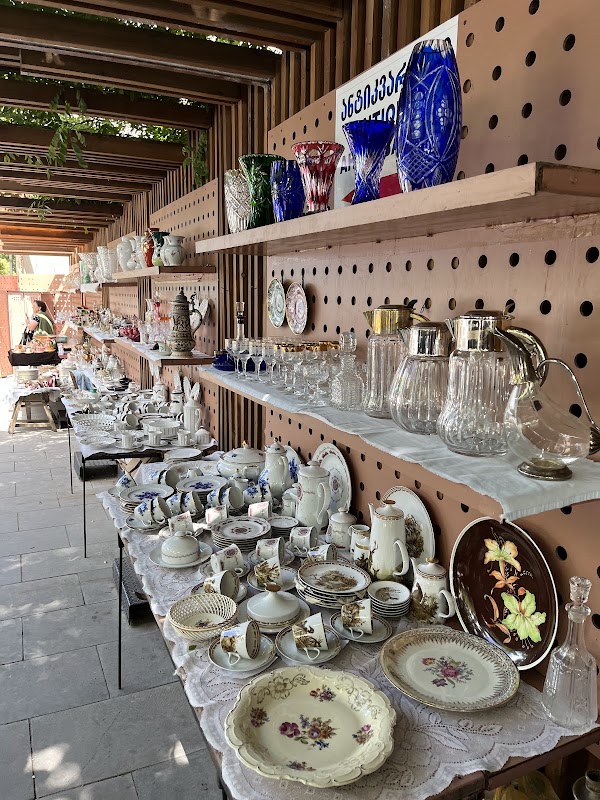 Dry Bridge Market 4