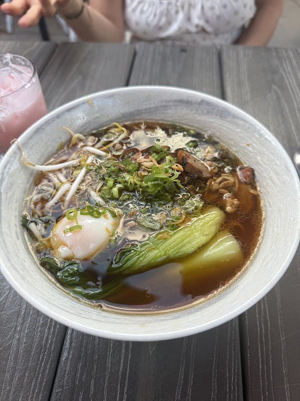 Glo Noodle House 4
