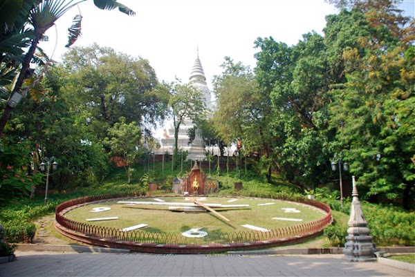 Wat Phnom Daun Penh 4