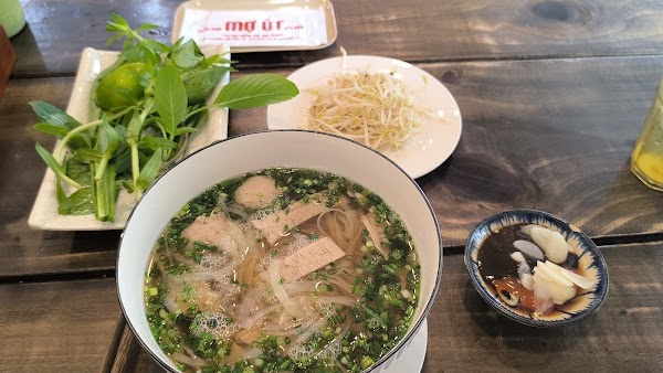Tiệm Phở Mợ Út Sài Gòn 4
