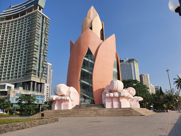 Tháp Trầm Hương 2