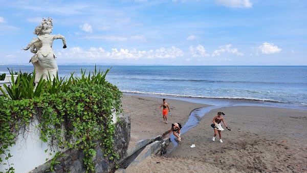 Jalan Pantai Berawa