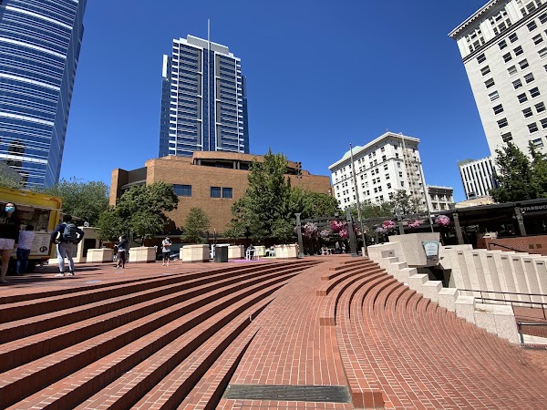 Pioneer Courthouse Square 5