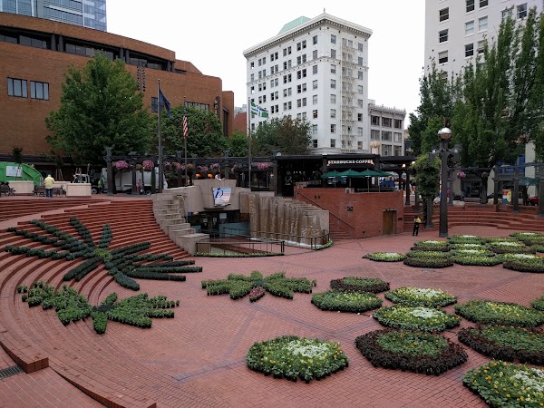 Pioneer Courthouse Square 3