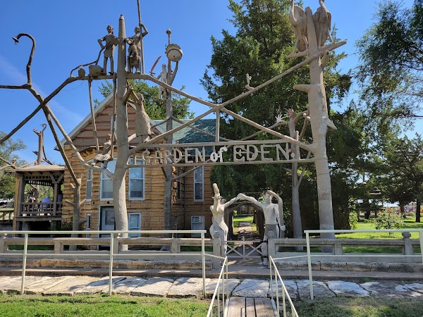 S. P. Dinsmoor's Garden of Eden