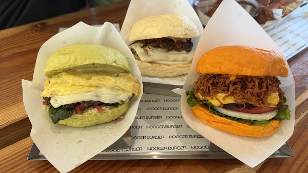 Mooger Burger 4