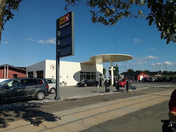 Arne Jacobsen gas station and ice cream parlor