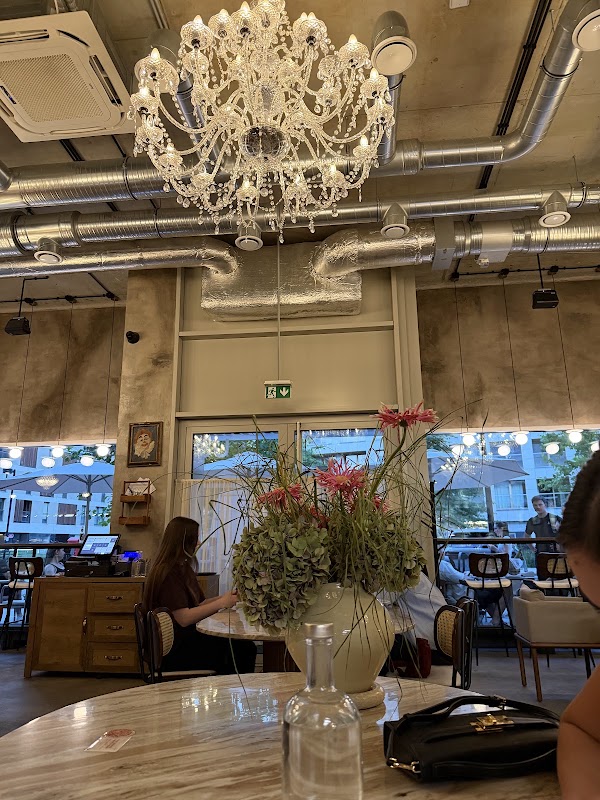 LOU LOU eatery 2