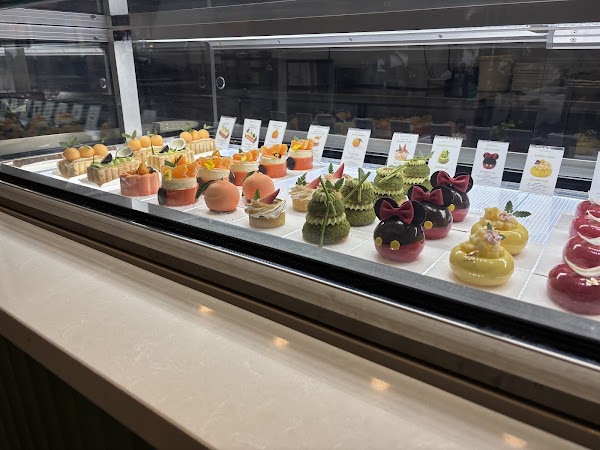 B&B Bakery & The Cups Coffee By The Sea 5