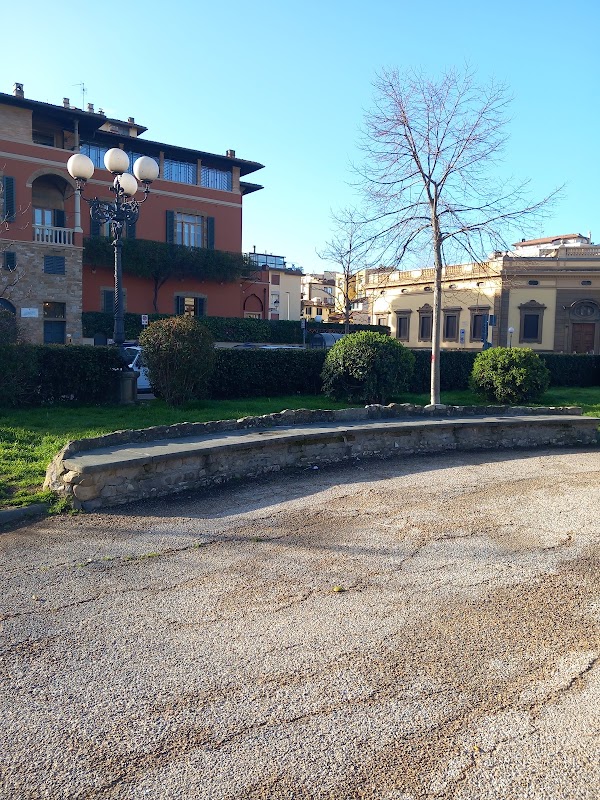 Piazza Fra' Girolamo Savonarola 2