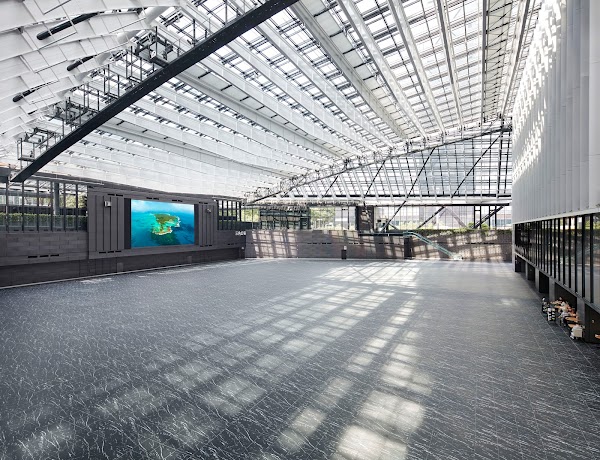 Shinjuku Sumitomo Building Triangle Square 1