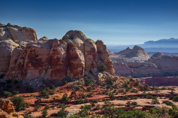 Hickman Bridge, Rim Overlook and Navajo Knobs Trailhead