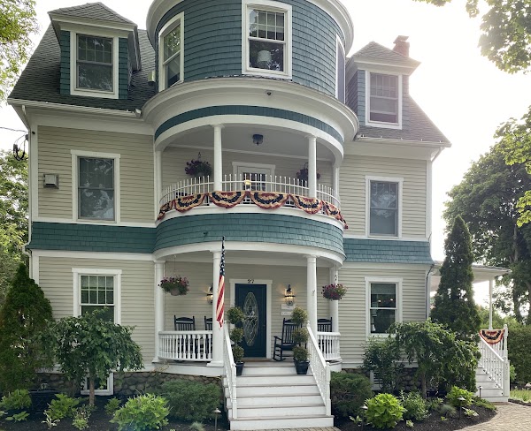 Nellie Littlefield Inn & Spa